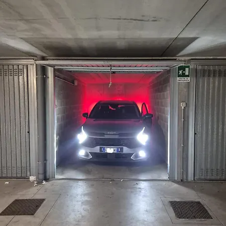 Casa Enea Luxury House - Bocconi Navigli - Private Parking Appartement Milaan
