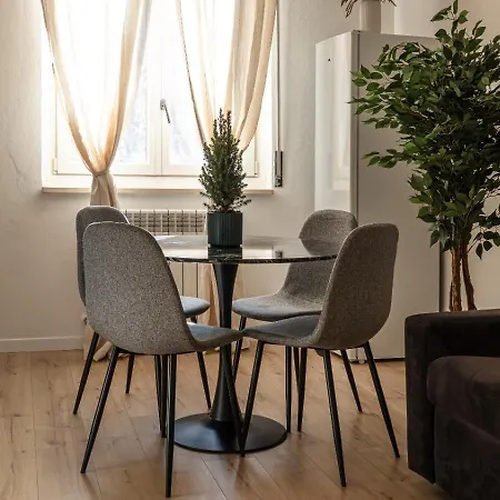Appartement Casa Enea Luxury House - Bocconi Navigli - Private Parking Milaan