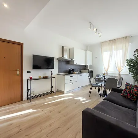 Casa Enea Luxury House - Bocconi Navigli - Private Parking Appartement