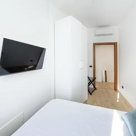 Casa Enea Luxury House - Bocconi Navigli - Private Parking Appartement